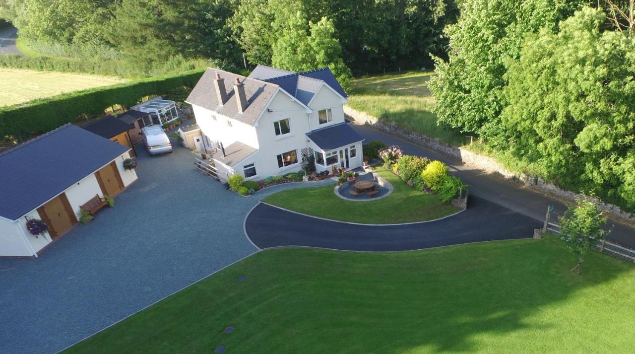 The Lodge Brecon B&B Bagian luar foto