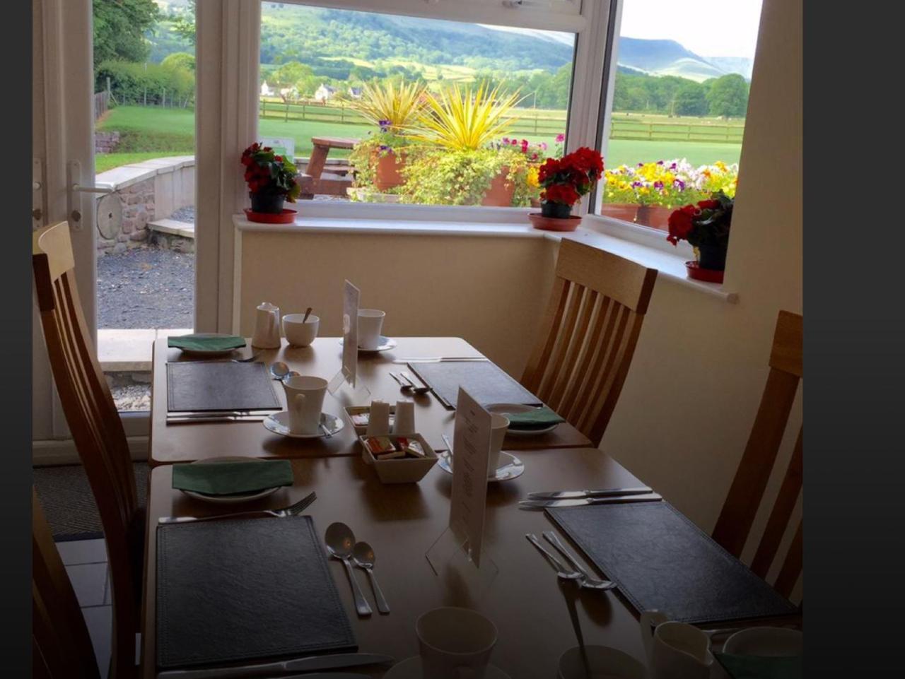 The Lodge Brecon B&B Bagian luar foto