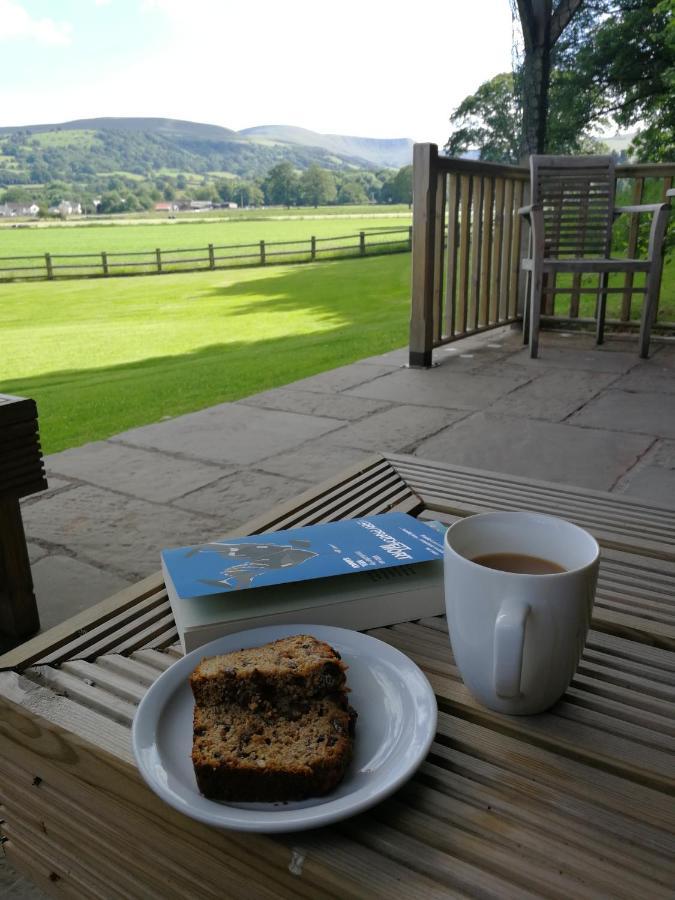 The Lodge Brecon B&B Bagian luar foto